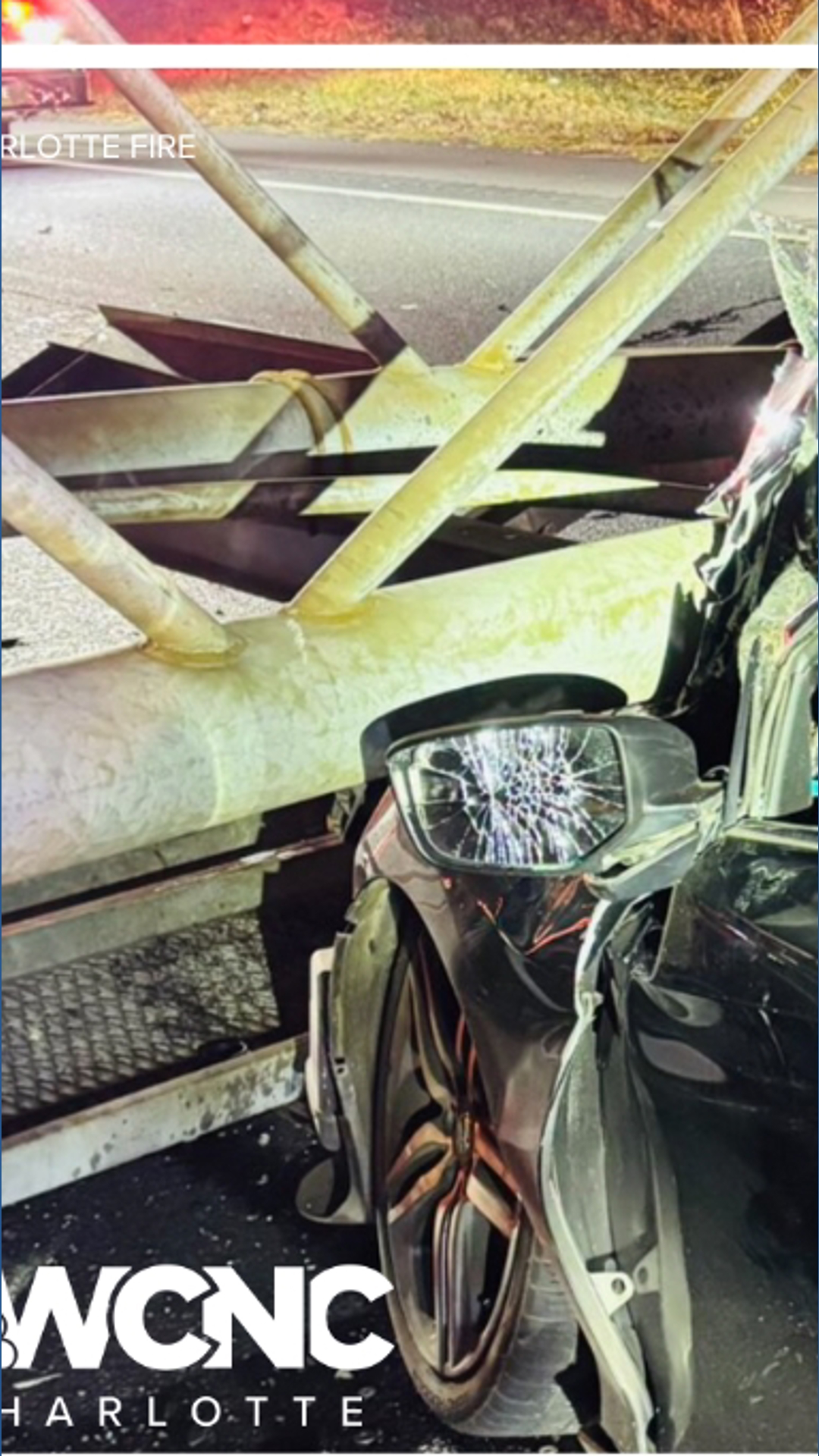 2 seriously injured after interstate sign collapse on I-77 South