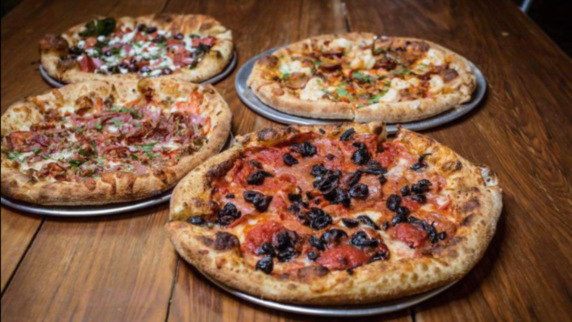 Charlotte pizza place offers free food to federal employees during