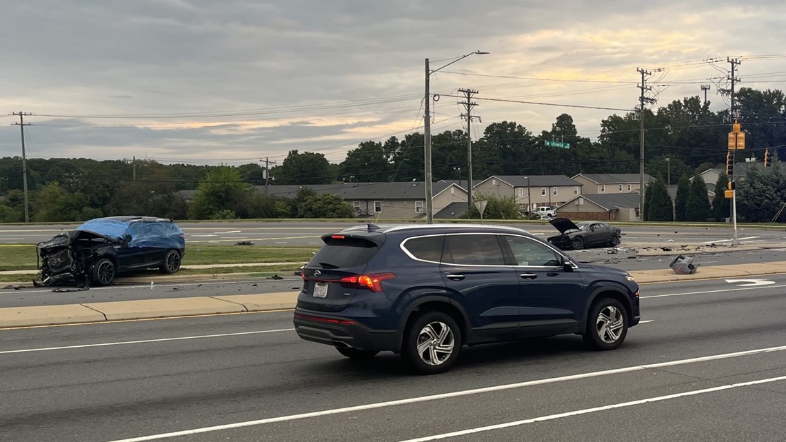 Fatal crash in east Charlotte police