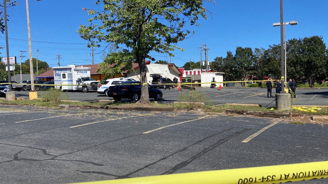 Homicide investigation underway in east Charlotte, CMPD says | wcnc.com