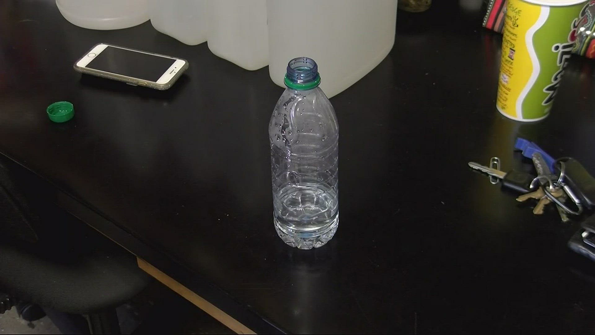 What happens to water bottles that are left in hot cars?