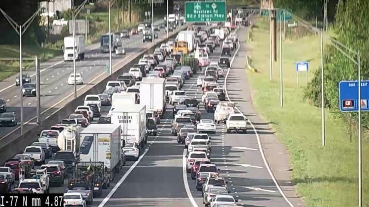 I-77 crash impacting traffic in southwest Charlotte | wcnc.com