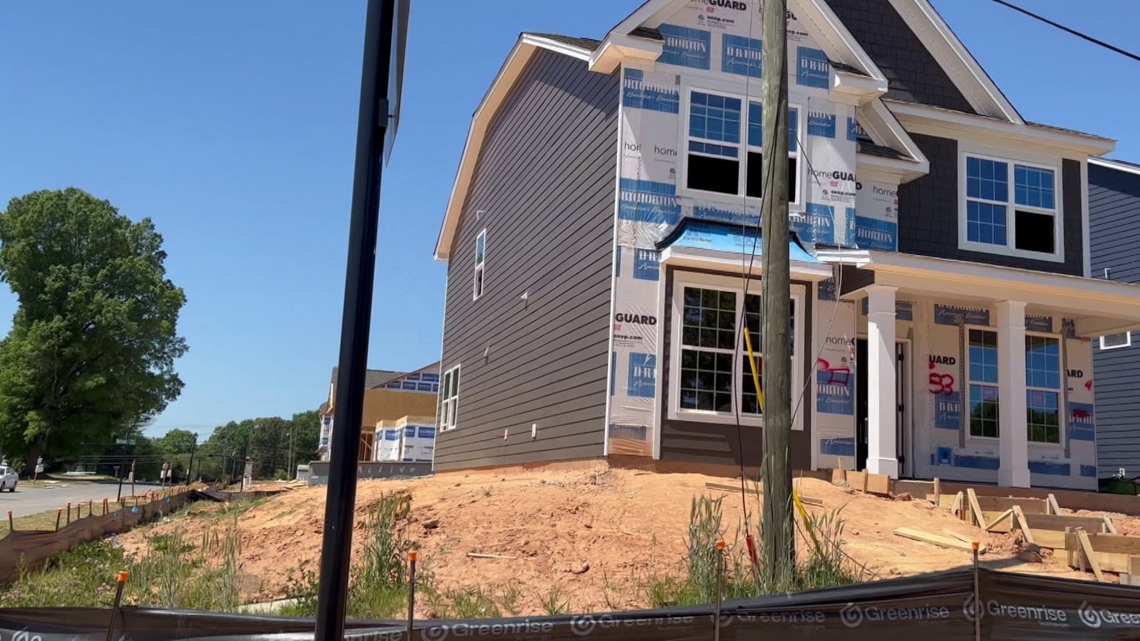 Mount Holly-Huntersville Road Faces Gridlock Threat