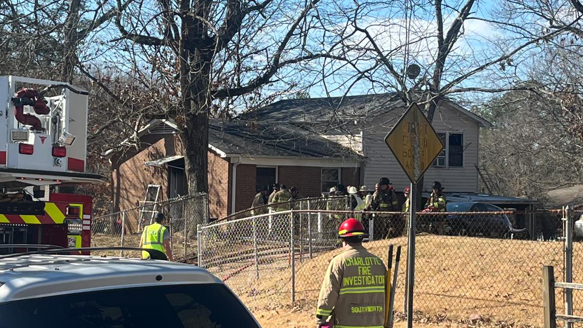 Fire crews contain south Charlotte house fire | wcnc.com