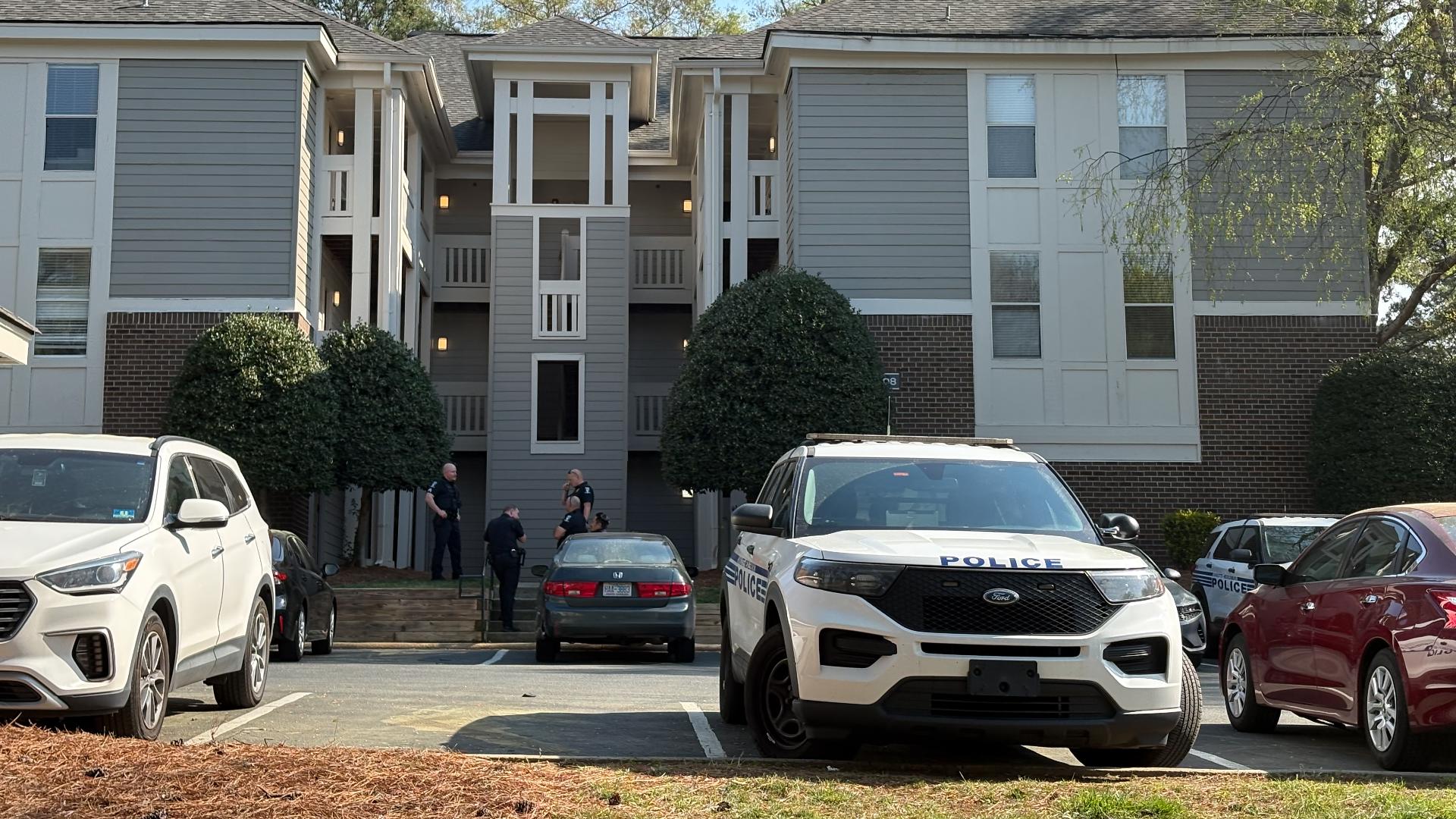 Woman shot, killed at north Charlotte apartment complex | wcnc.com