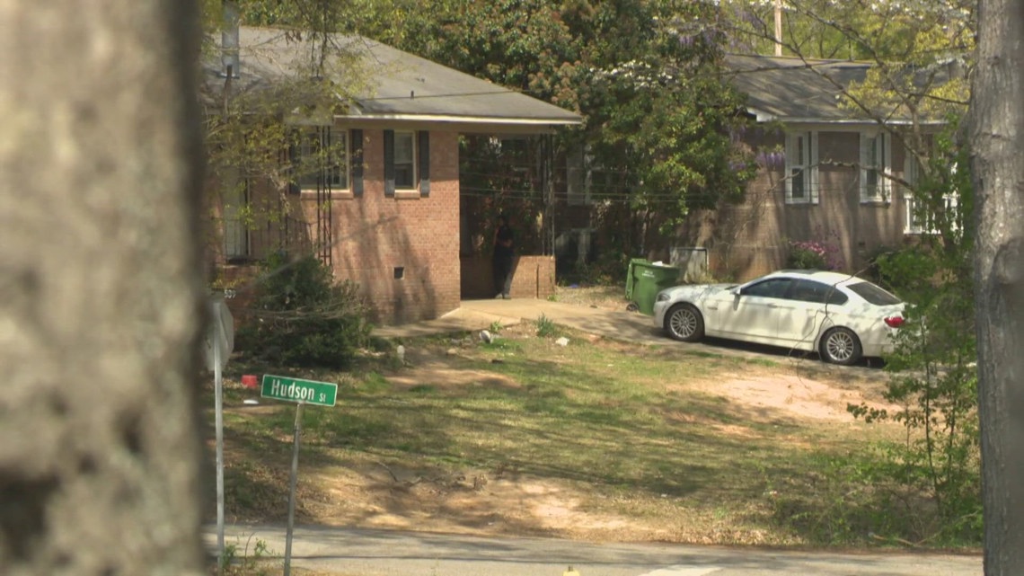 Woman shot, killed at north Charlotte apartment complex | wcnc.com