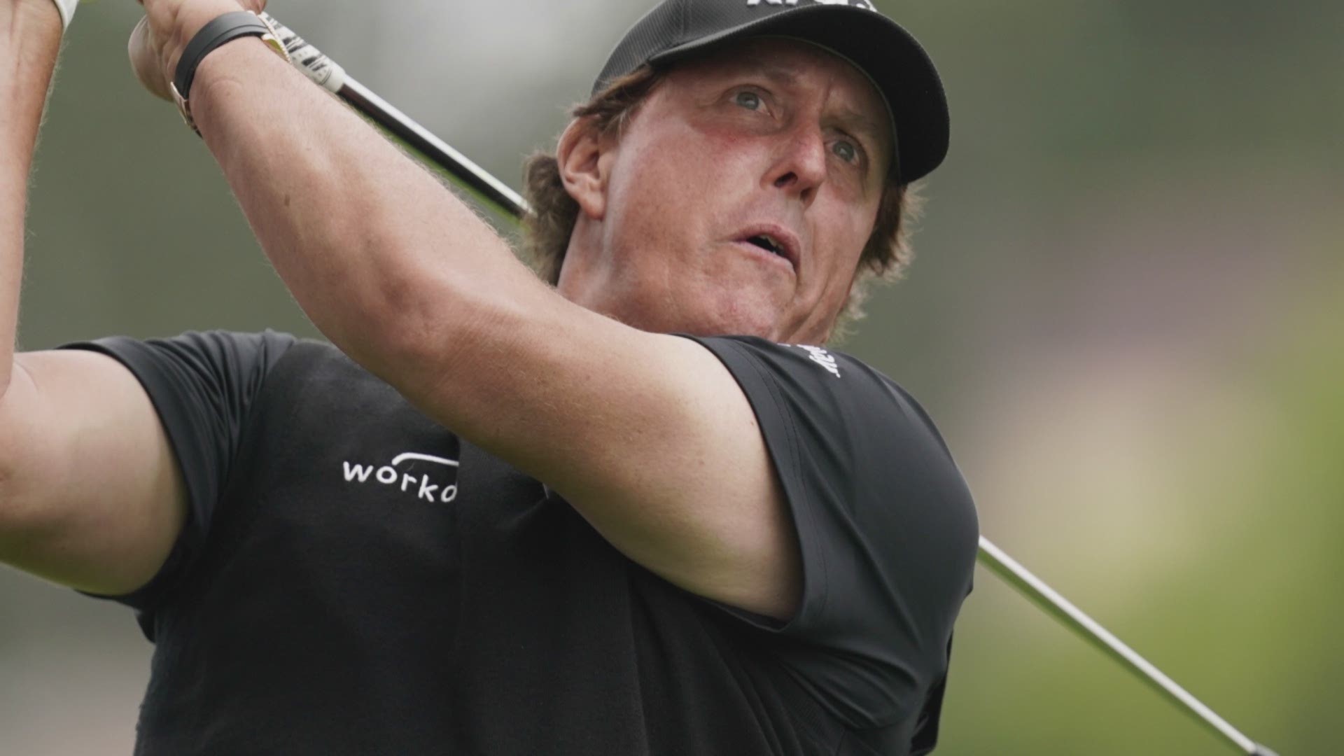 PGA golfer Phil Mickelson recently went on a six-day fast, refraining from eating anything in order to heal, he said. During that six-day period, Mickelson lost 15 pounds before the British Open Tournament.
