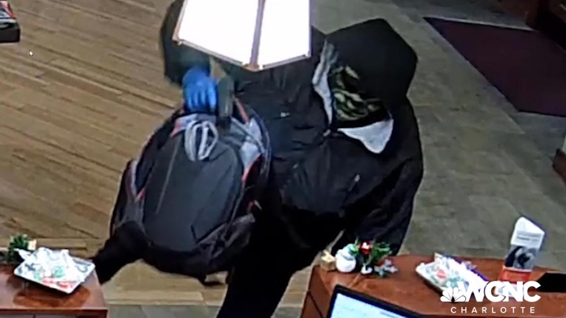 Serial Bank Robber Dubbed Too Tall Bandit Strikes Again In N C Wcnc Com