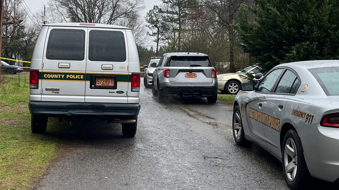 1 dead, 2 rescued after standoff with Gaston County police