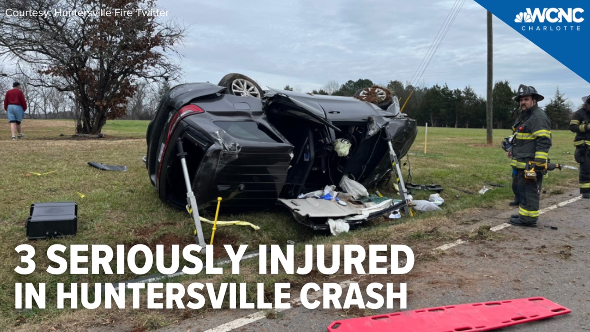 3 people hospitalized after crash in Huntersville