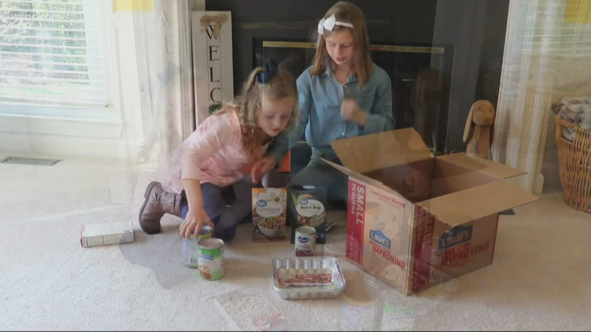 Girls start lemonade stand to raise money for Thanksgiving meals