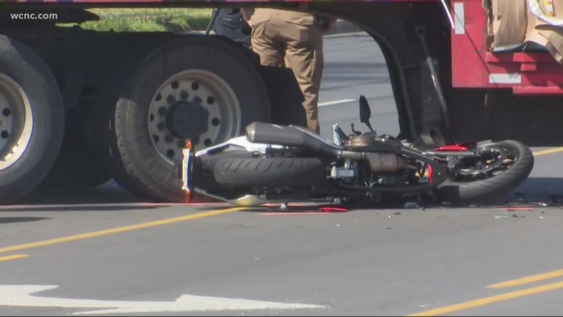 Motorcyclist killed in wreck involving tractortrailer in Gastonia