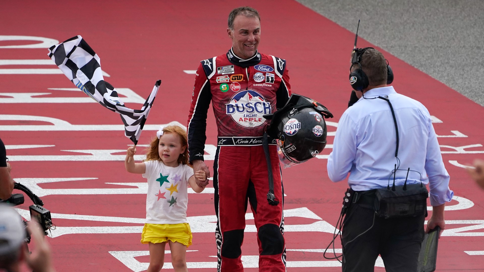 Kevin Harvick Wins At Michigan; Ends 65-race Winless Streak | Wcnc.com