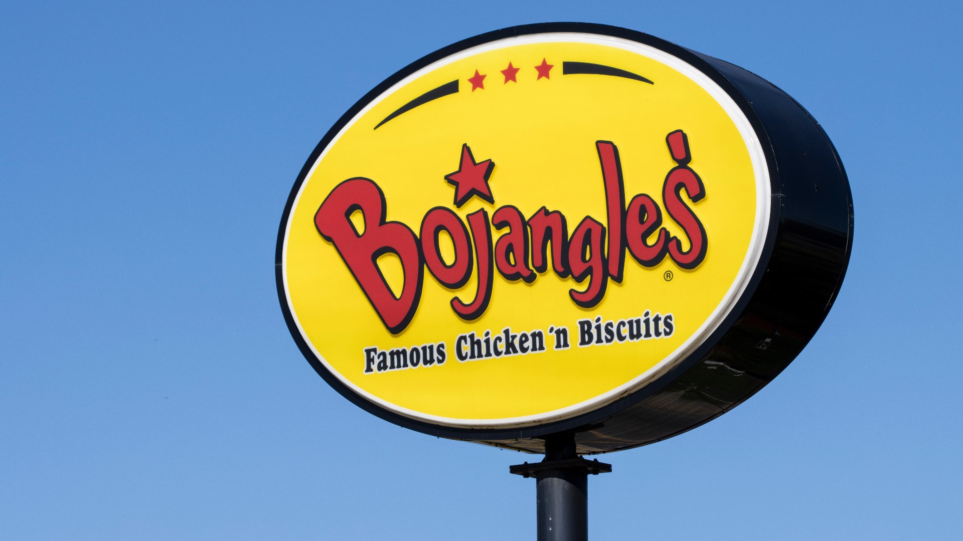 Charlotte-based Bojangles announced it will expand to Los Angeles, opening dozens of restaurants in southern California.
