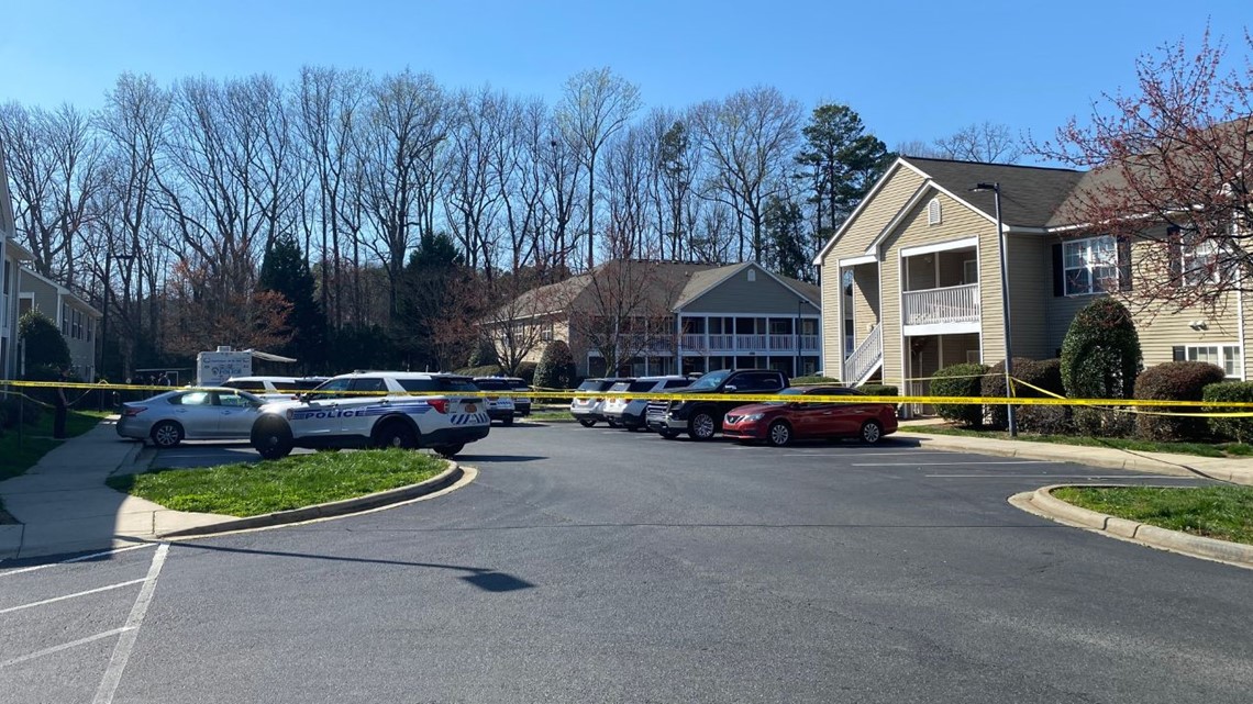 Man killed in shooting at Charlotte apartment complex | wcnc.com