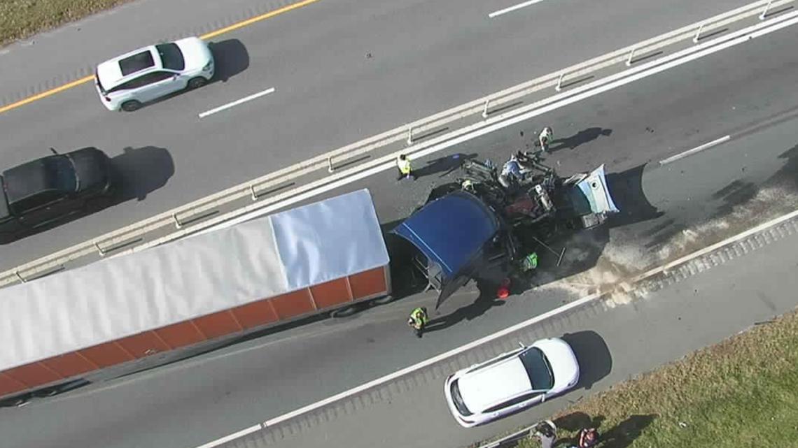 2 lanes of I-77 North near Huntersville reopened after crash