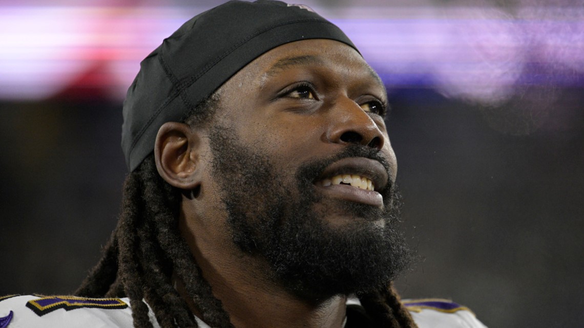 Jadeveon Clowney to visit Panthers | wcnc.com