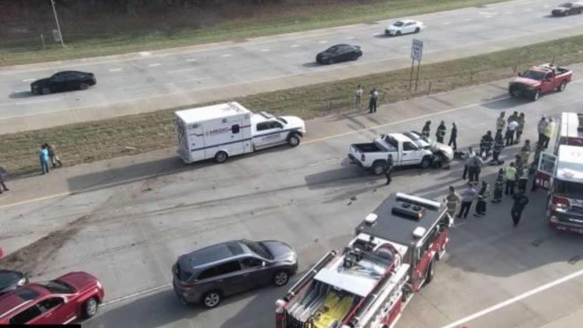 Deadly crash snarls traffic on I-485 in north Charlotte | wcnc.com