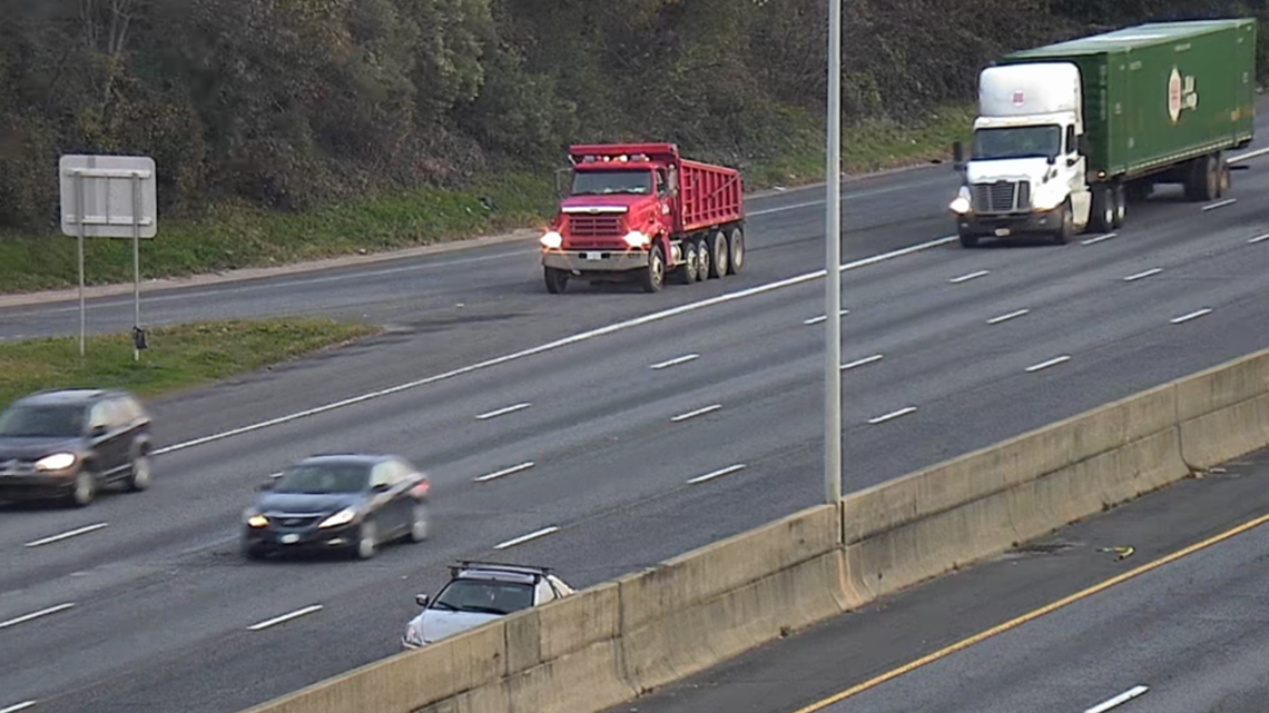 Crash shuts down I85 southbound in Charlotte, North Carolina