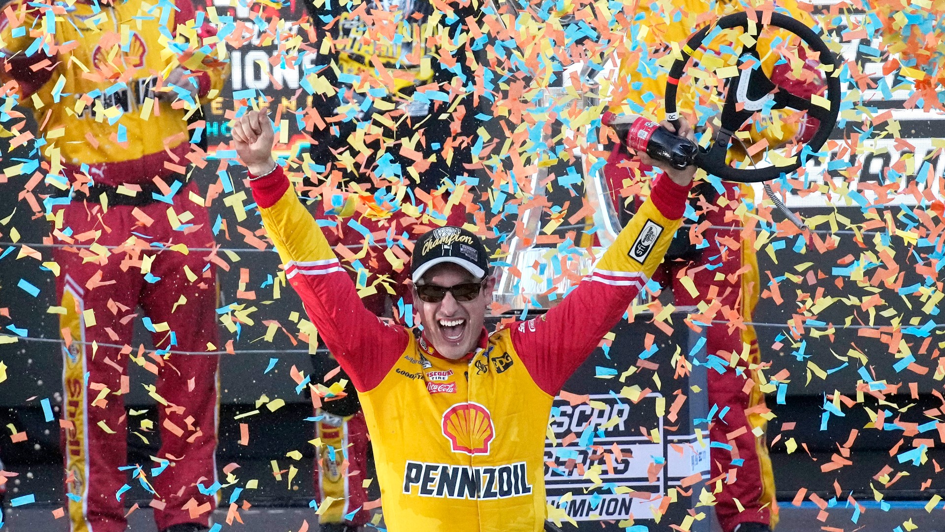 Joey Logano wins second NASCAR title in dominant race | wcnc.com