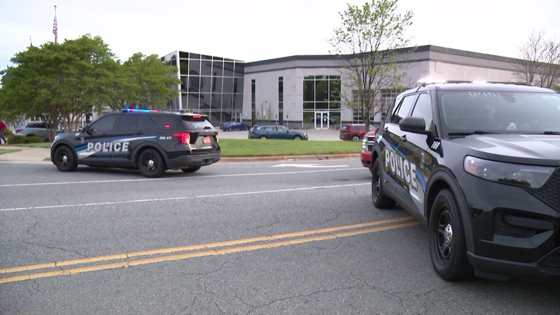 1 dead, 1 hurt in explosion at Mooresville beverage plant