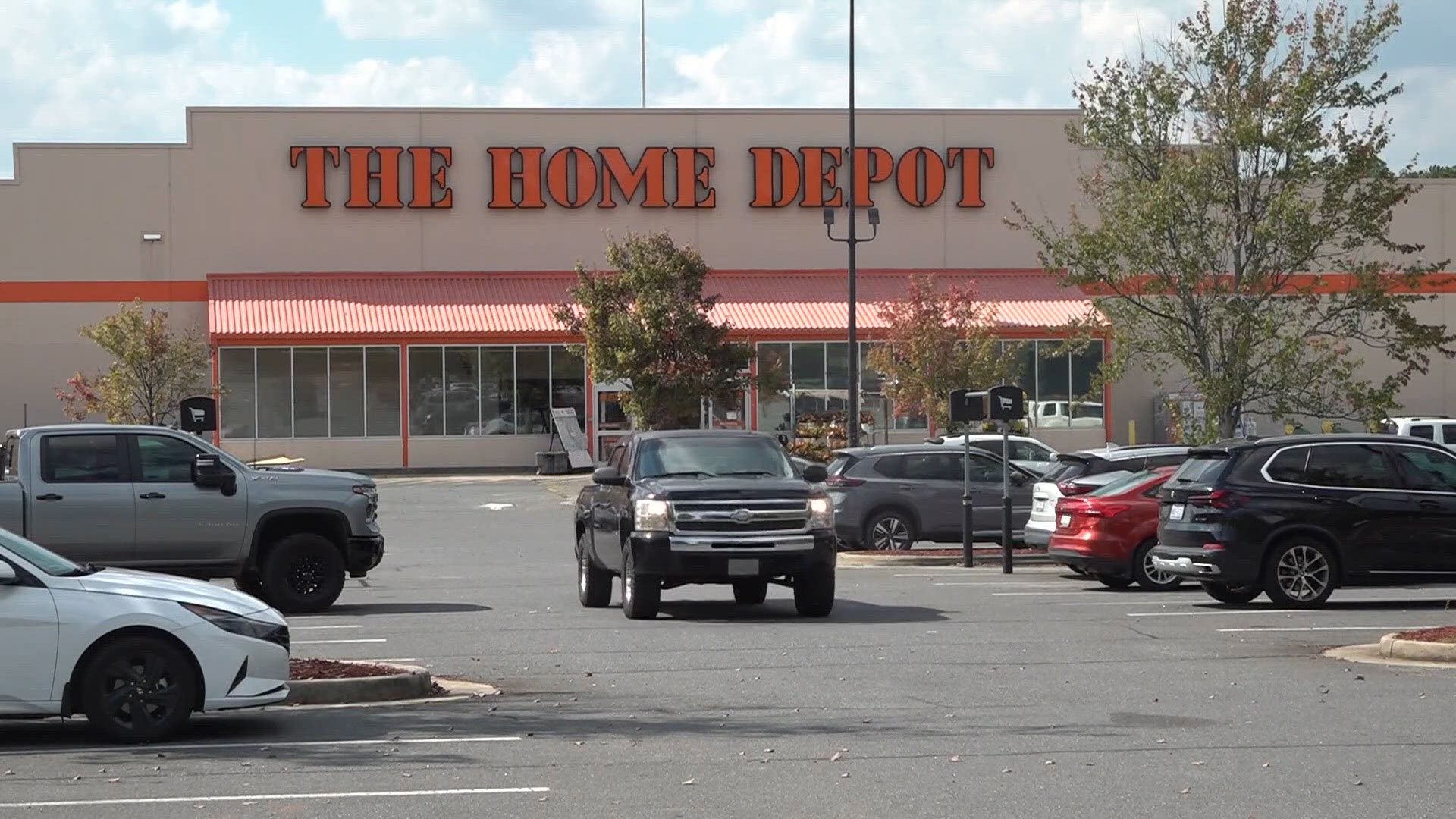 New video shows chaotic scene after woman crashes into multiple cars at Lancaste...