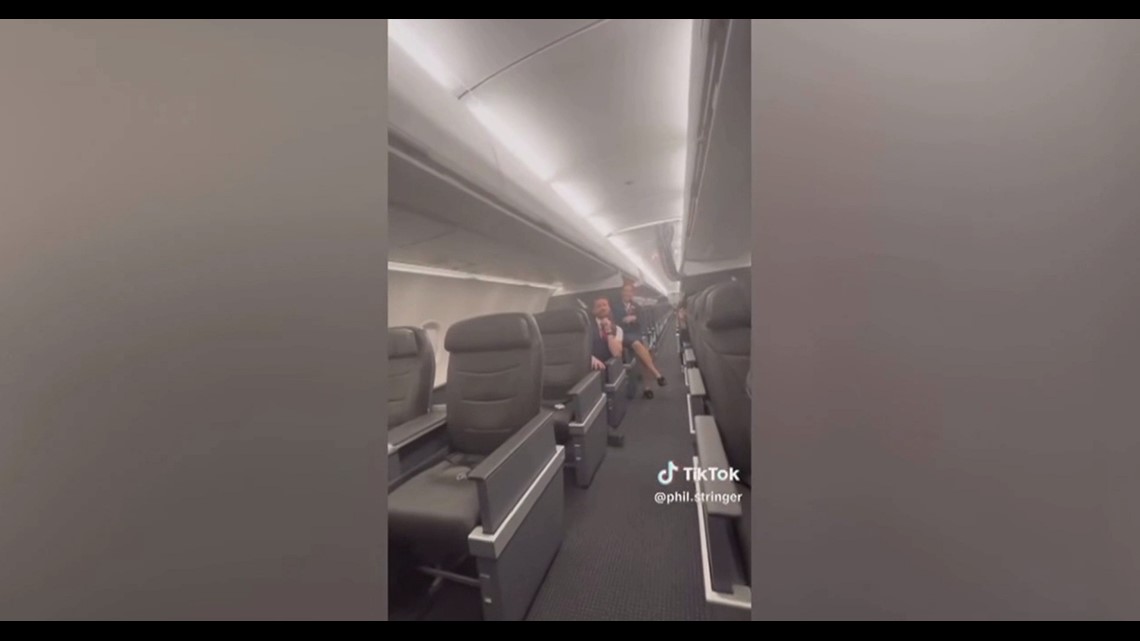 Man gets entire plane to himself on American Airlines - Vimarsana News