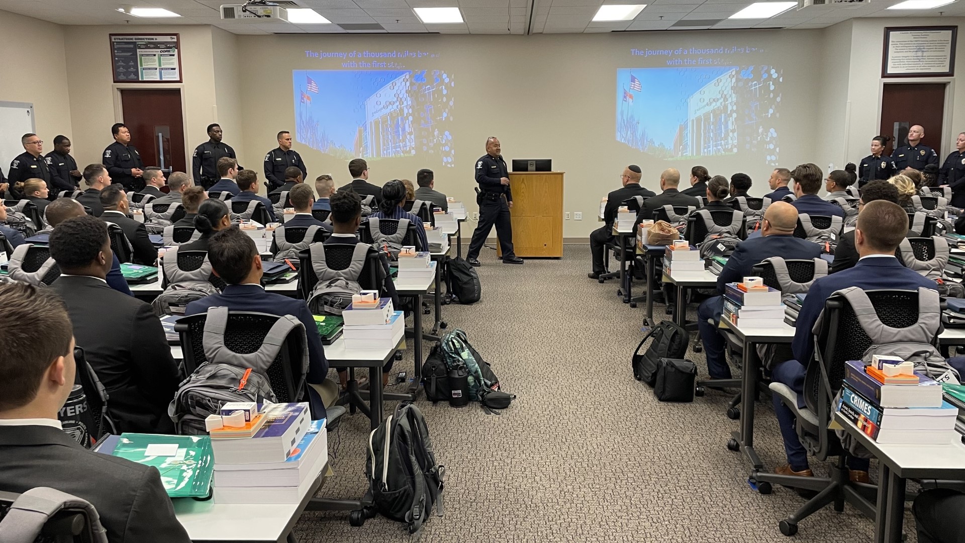 Charlotte looks to recruit more police officers | wcnc.com