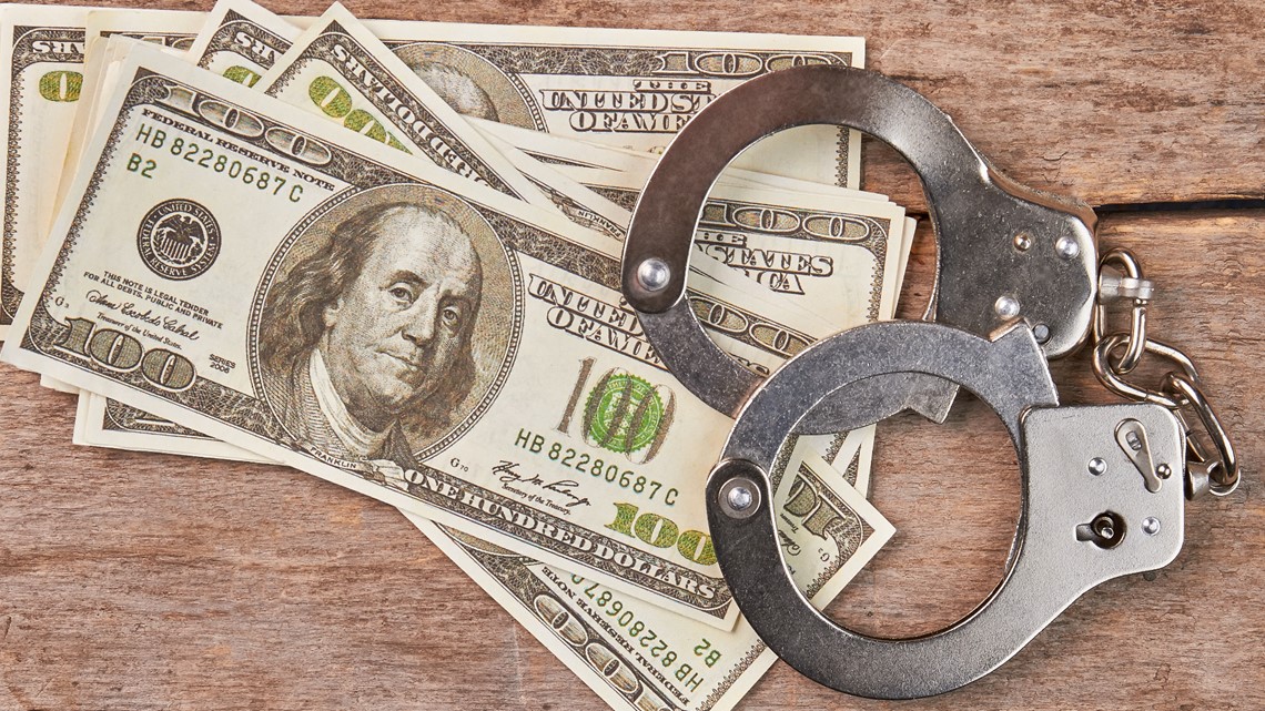 Charlotte man charged with insurance fraud after lying about date of car wreck, prosecutors say