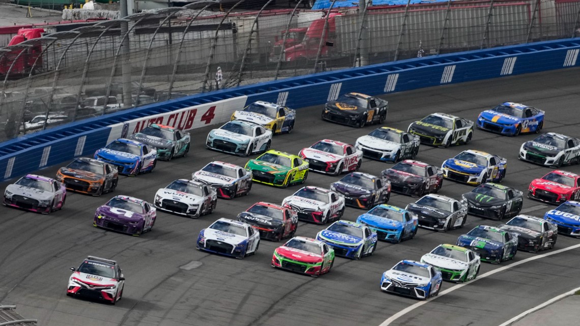 Auto Club Speedway's two-mile era ends with NASCAR on Sunday - Los