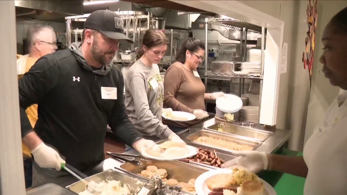 Charlotte Rescue Mission mobilizes 130 volunteers to serve housing-insecure neighbors this Thanksgiving