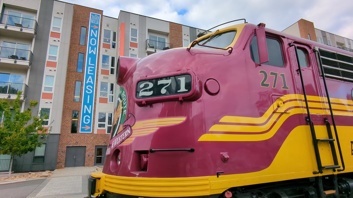 Aberdeen Carolina & Western Debuts New Engine For NoDa Express | Wcnc.com