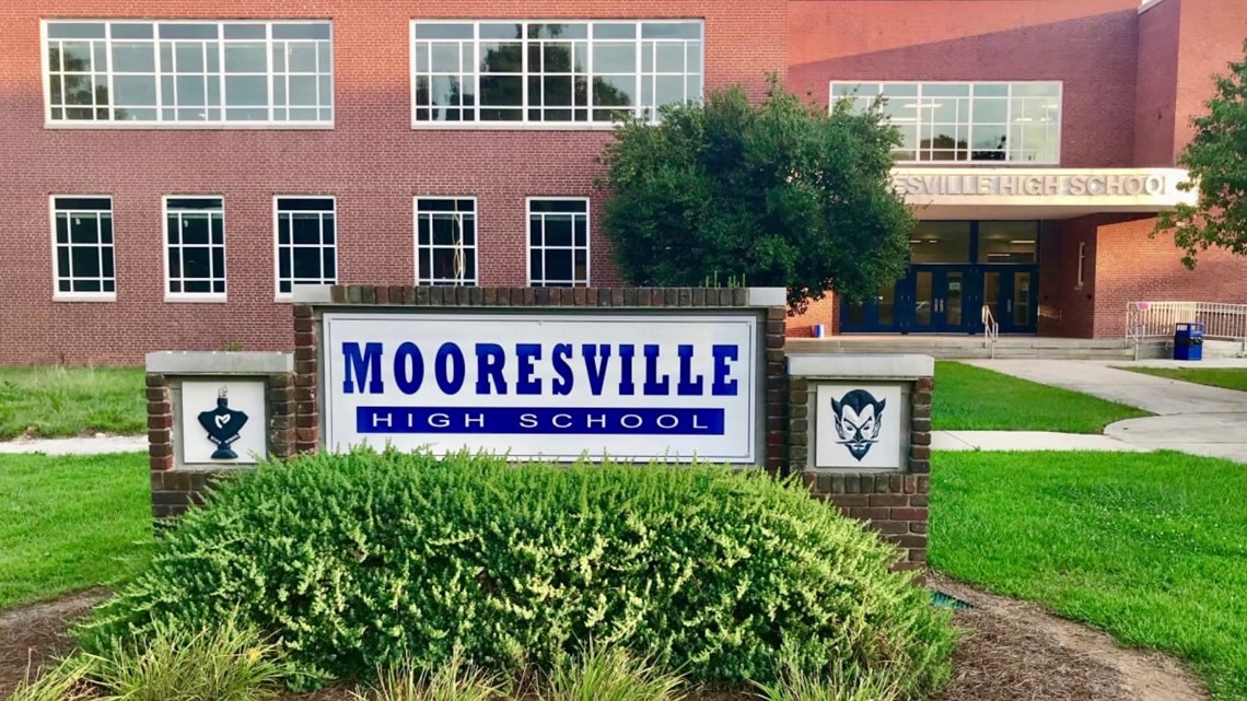 Mooresville police investigate chemical smell at high school | wcnc.com