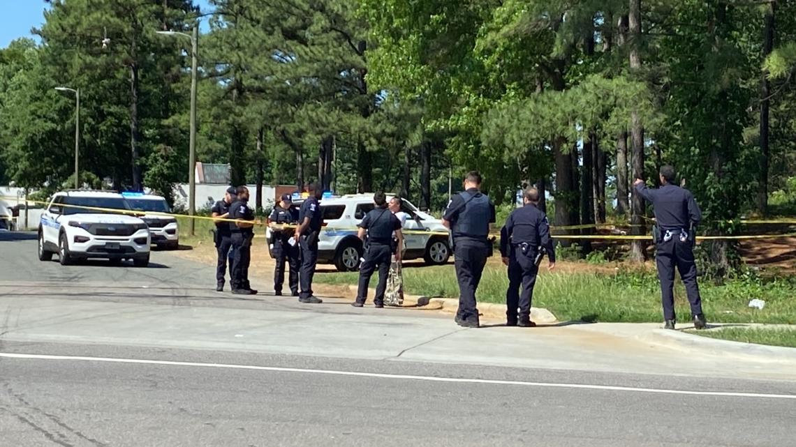 Charlotte community calls for peace, conflict resolution amid shooting death of teen