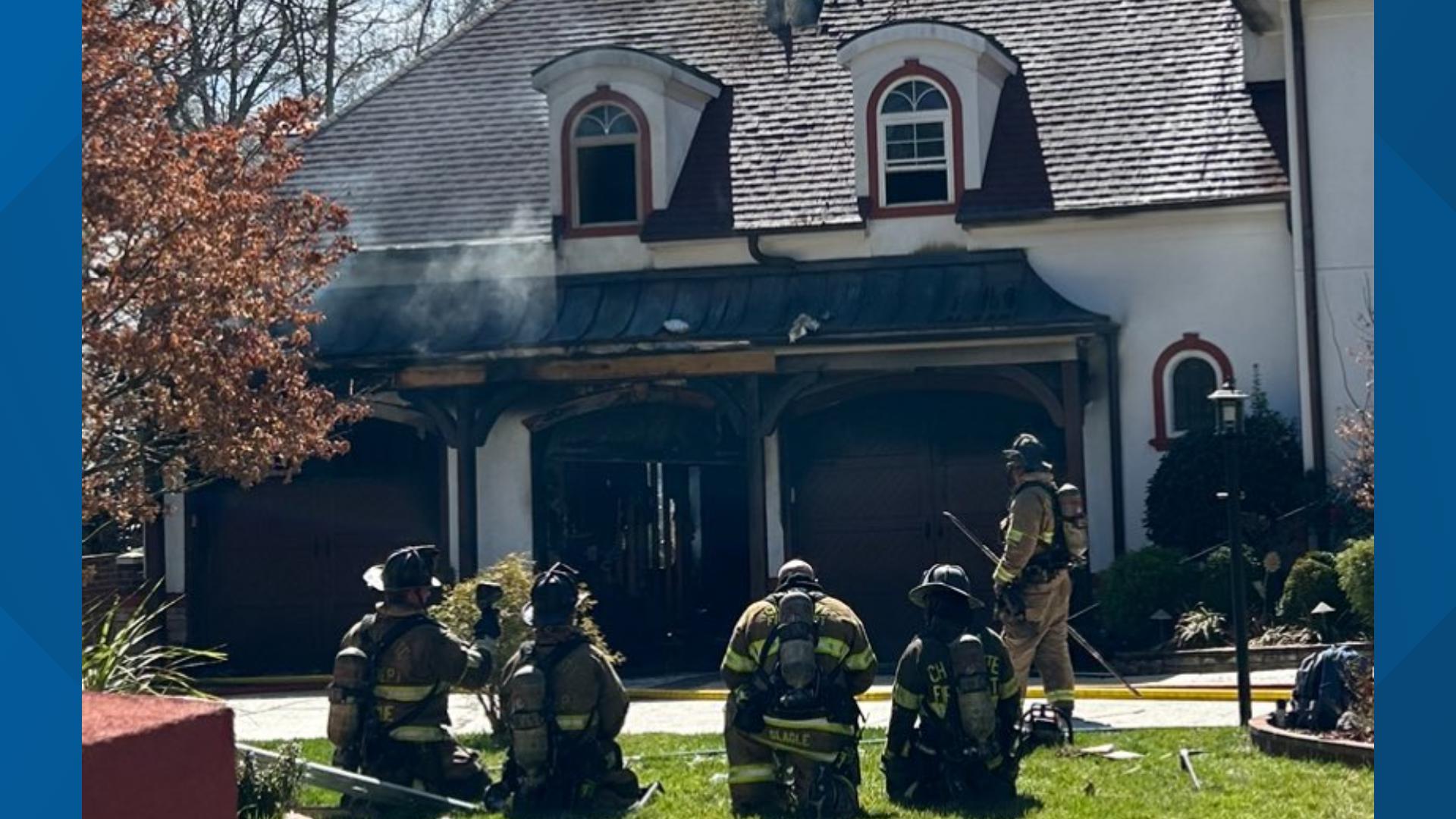 Charlotte firefighters battle 2-alarm fire in Carmel area of south ...