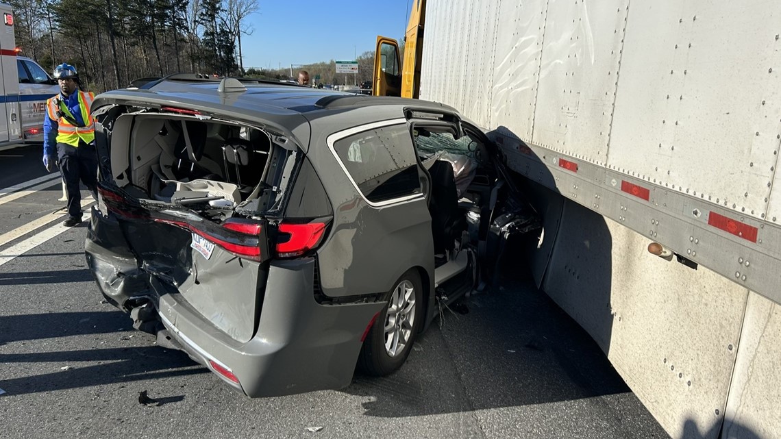 Crash on I-77 northbound near Huntersville causing delays - Vimarsana News