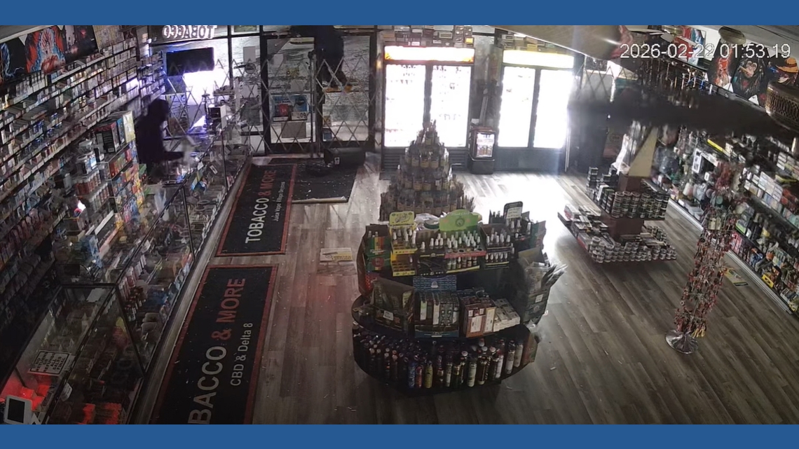 Suspected wanted for breaking into tobacco shop in Kings Mountain | wcnc.com