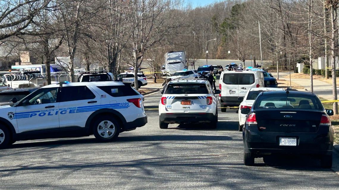2 hurt in northeast Charlotte shooting, Medic says | Charlotte, NC news ...