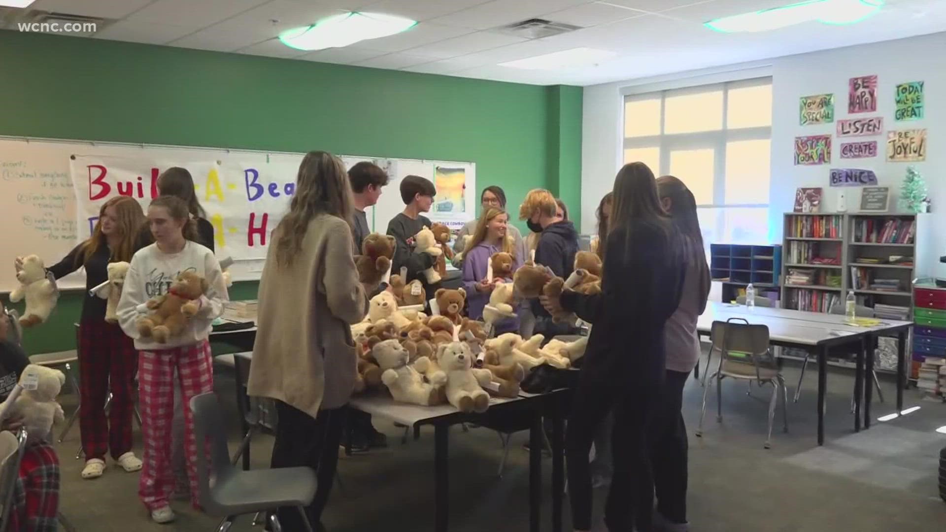 Dozens of York County High School students found a way to spread the love this Valentine's through a special project for Children's Hospitals in Charlotte.