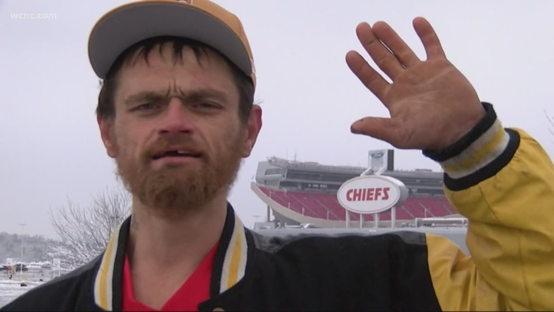 Homeless man rewarded after helping Kansas City Chiefs 