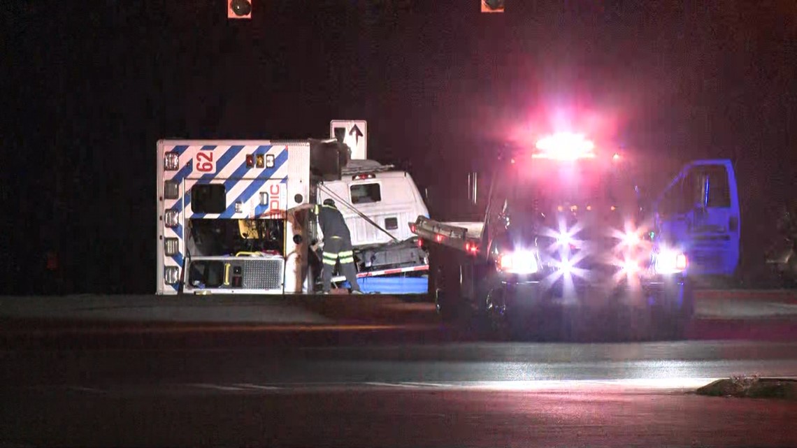 4 Injured, Included 2 Paramedics, In North Charlotte Crash | Wcnc.com