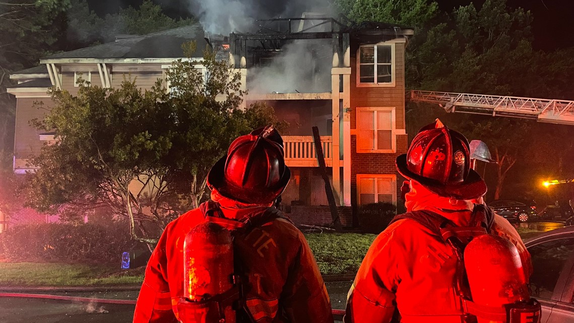 Crews investigating north Charlotte apartment fire, officials say