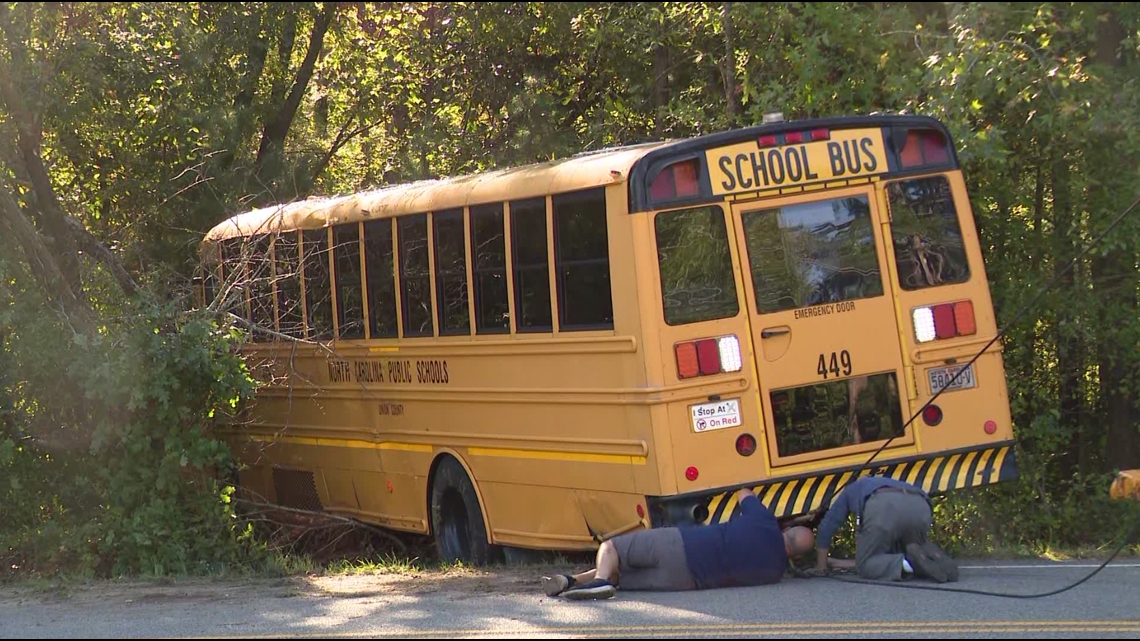 4 hurt when school bus runs off road in Union County | wcnc.com