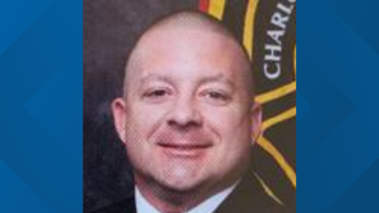 Charlotte firefighters loses fight to COVID-19 | wcnc.com