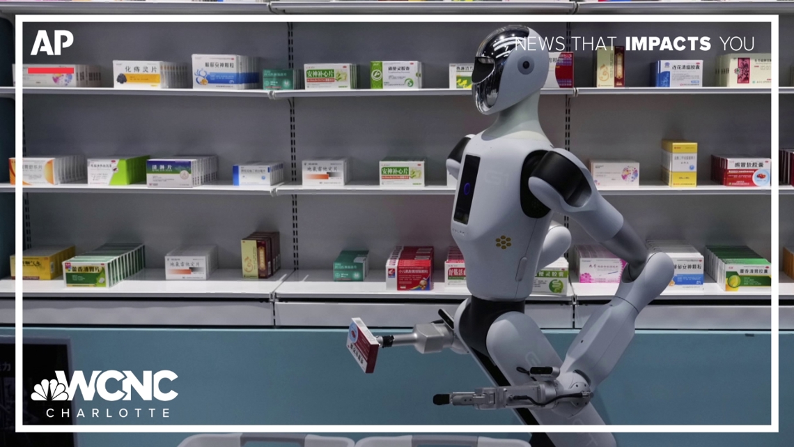 China Opens First Humanoid Robot Mall in Beijing