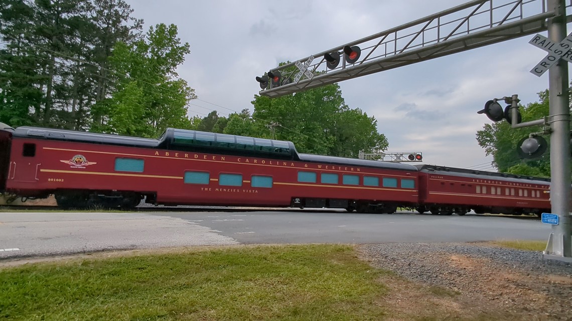 Aberdeen Carolina & Western debuts new engine for NoDa Express