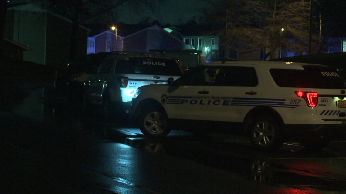 3 shot in southwest Charlotte - Vimarsana News