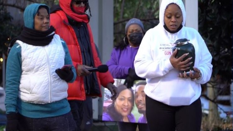 'We’re walking together, we’re standing together in love' | Crowd gathers in Uptown to remember those taken by gun violence