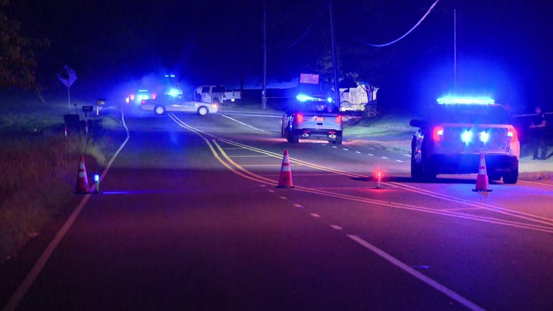 Deadly crash on Sunset Road in Charlotte, CMPD says | wcnc.com