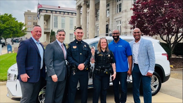 'You embody everything that anybody wishes they could be' | Sheriff's deputy recognized as Hyundai Hometown Hero for community service